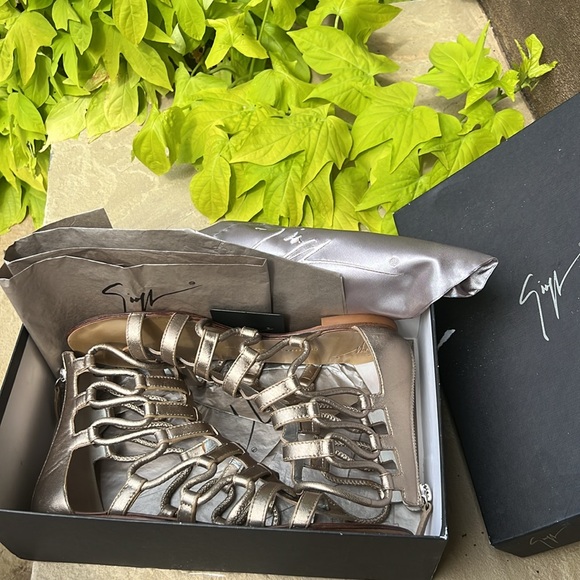 Giuseppe Zanotti Roll 10 Gladiator Sandals - Picture 2 of 16